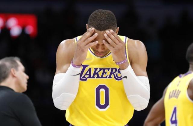 kaiyun-13中1失误6次入账54万美元 韦少：要做更好的自己