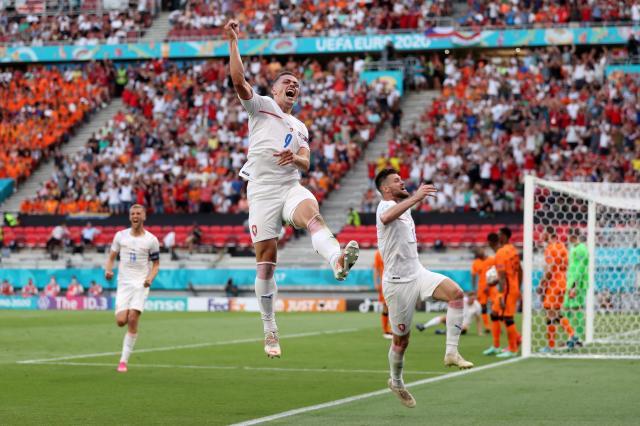 开云-本届欧洲杯首个冷门！捷克每球必争击败自大的荷兰